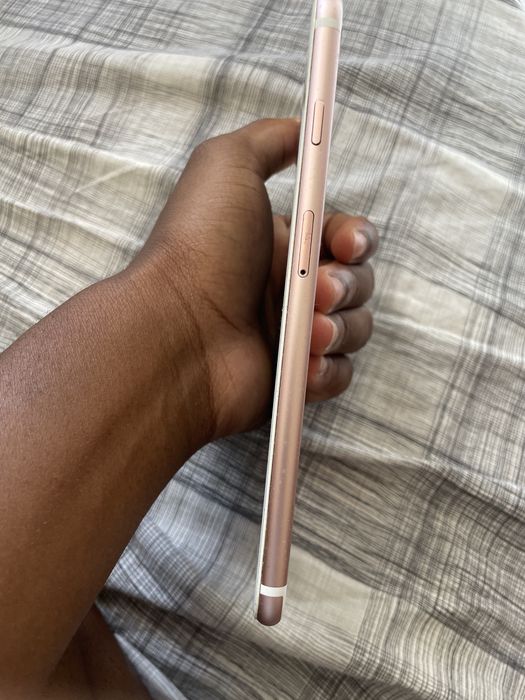 iPhone 6s Rose Gold 16GB – Para Peças/Reparação – Não Liga