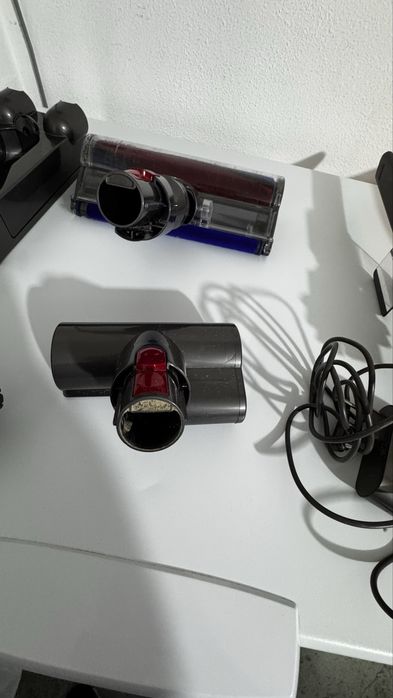 Dyson v11 com todos os acessorios