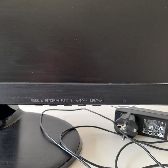 Monitor LG Led 22M38A