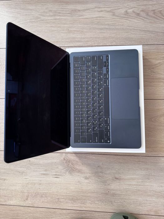 MacBook Air 13 M2 /8 gb/256gb/Midnight/2022