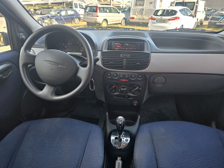Fiar punto 1.2 16v caixa automática