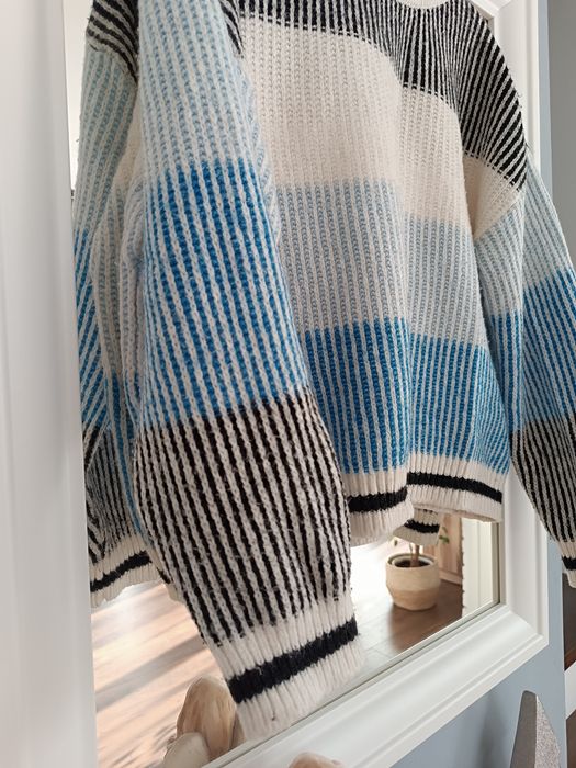 Sweter z dodatkiem wełny