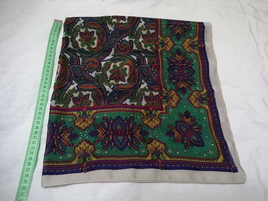 Lenços antigos de cabeça