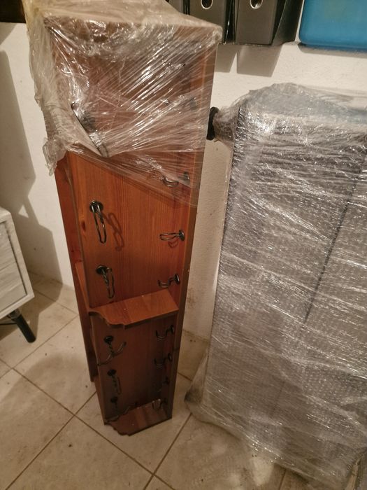 Prateleira com cabide em Pinho IKEA