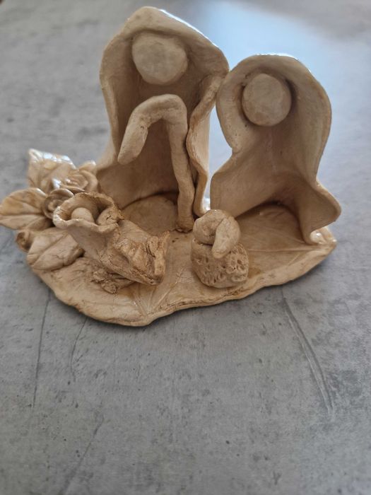 Presépio feito à mão em argila