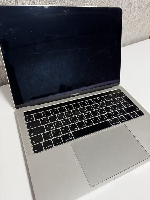 MacBook Pro, 2018 року Мак бук