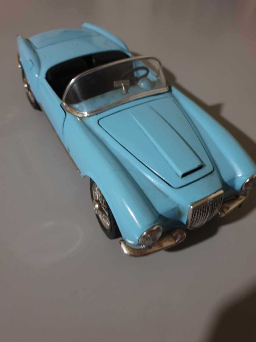 Coleção Burago 1/18