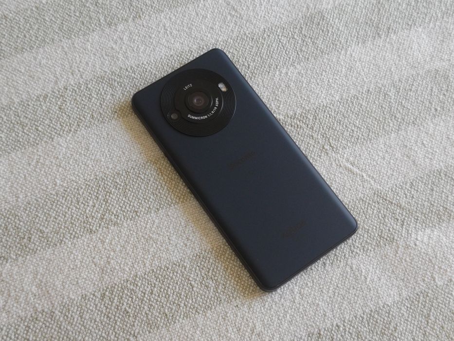 Игровой смартфон Sharp SH51D с мощным процессором Snap8Gen2, 2sim IP68 NFC 12/256