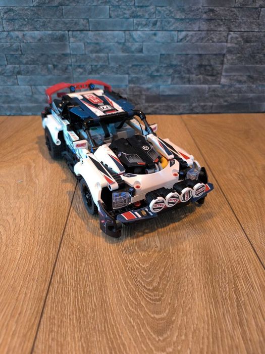 LEGO Technic 42109 sterowane przez aplikację.
