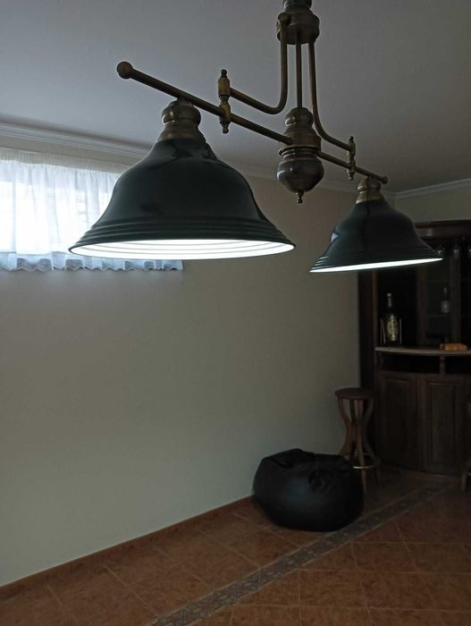 Candeeiro antigo para mesa de bilhar. Está a 100 %