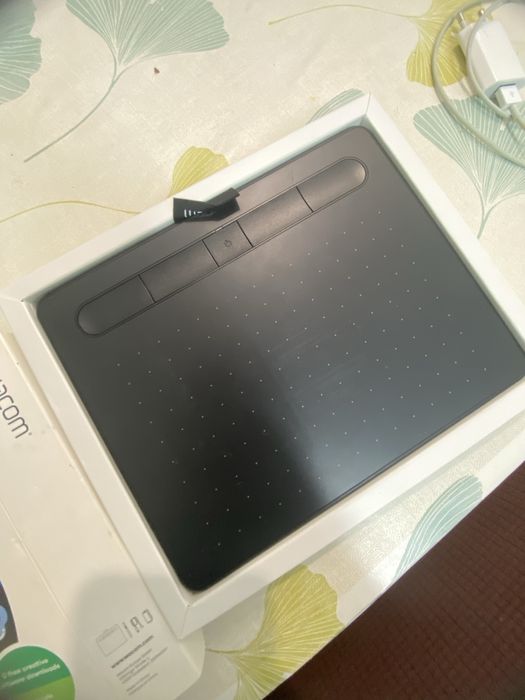 Drawing Table449117844050421760