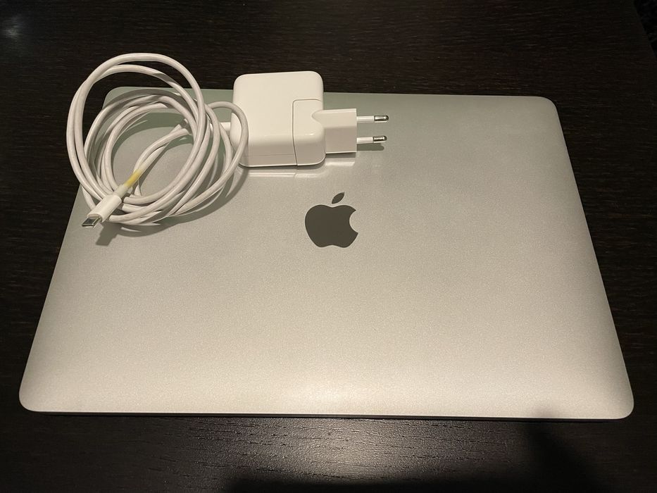 2020 Apple MacBook Air with Apple M1 chip64551281562113121