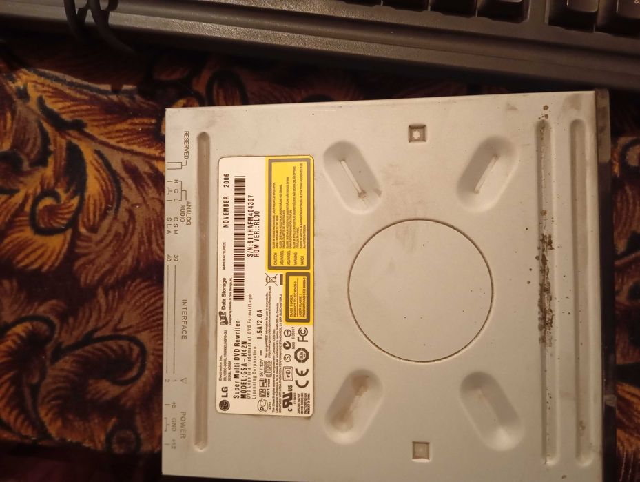 DVD на пк LG GSA-H42N