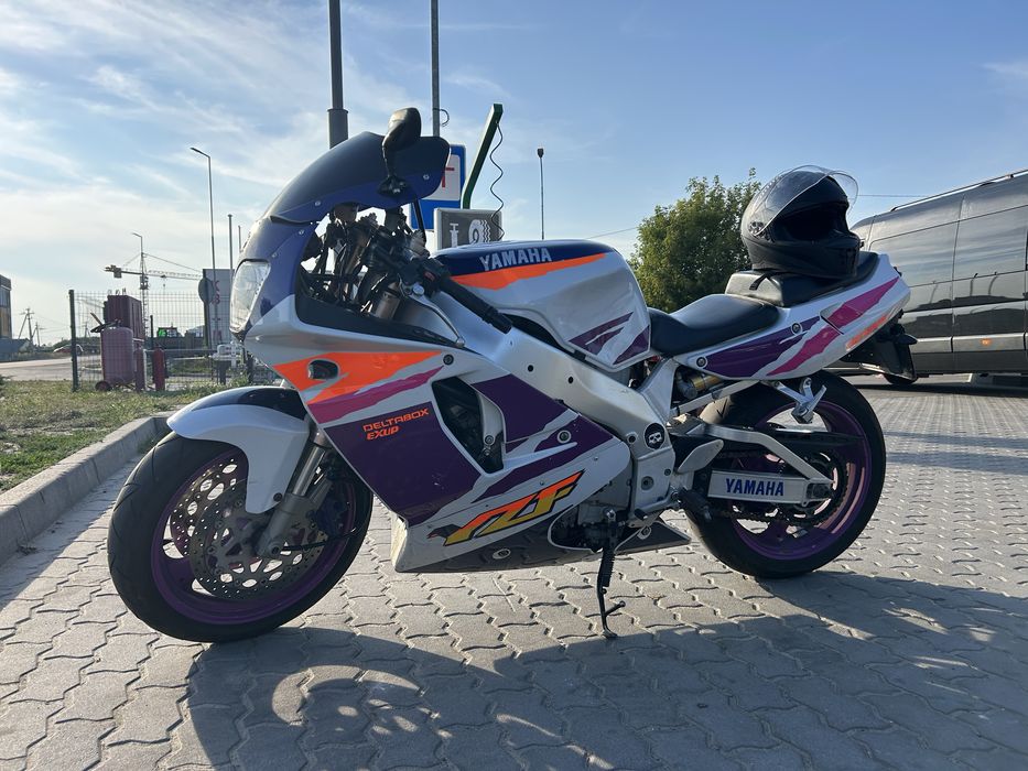 Yamaha YZF 750R