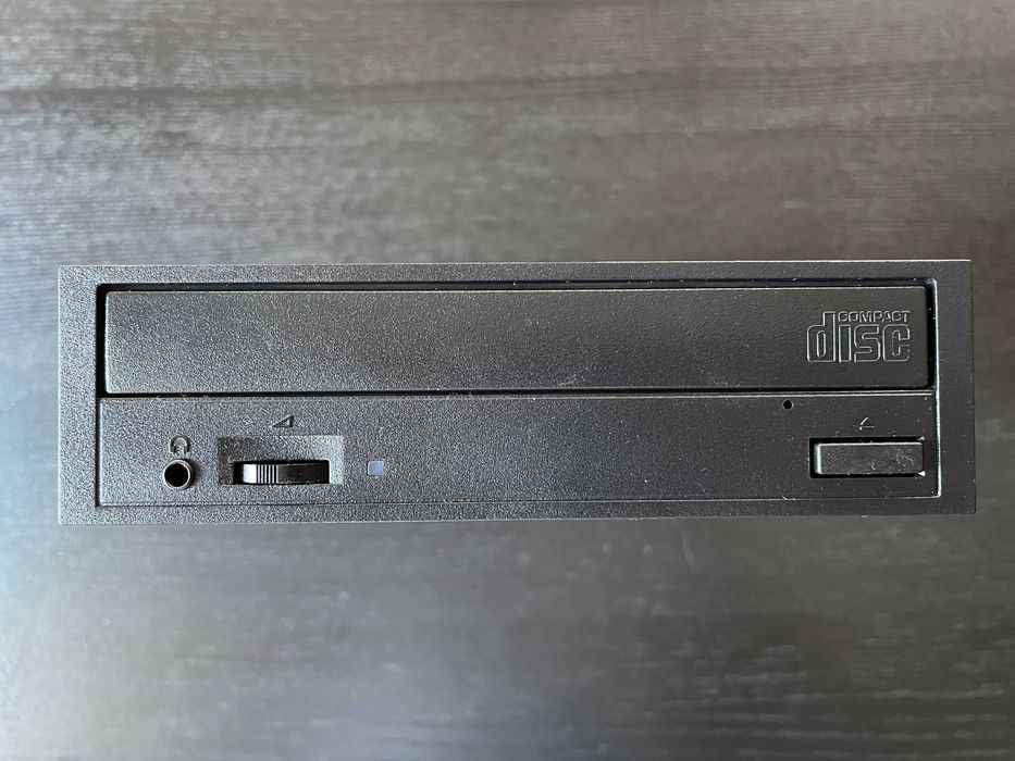 3 x CD-R / CD-RW / DVD-R