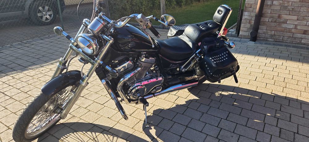 Suzuki Intruder VS 800