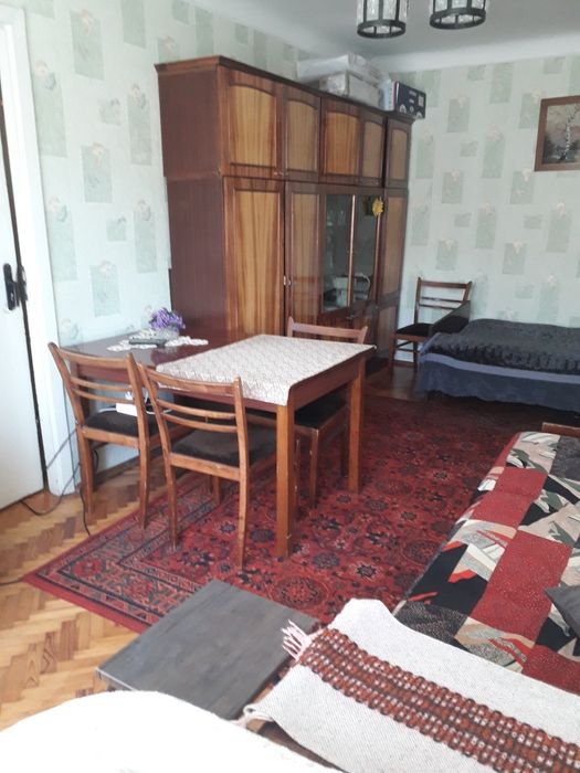 Здам місце для дівчини .