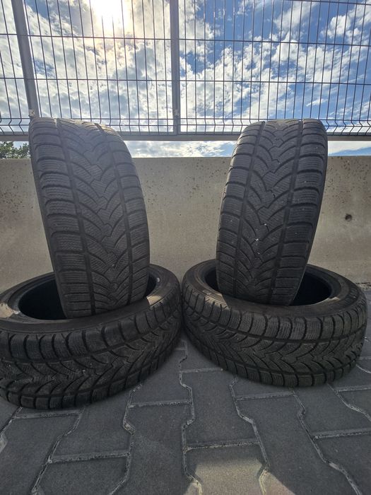 Platin 225/45 R18 XL.