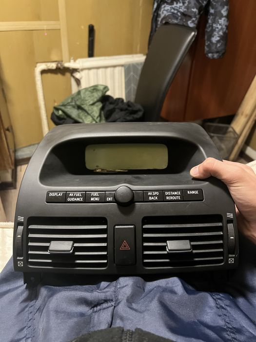 Дисплей магнитолы Toyota avensis T25(2003-2009)