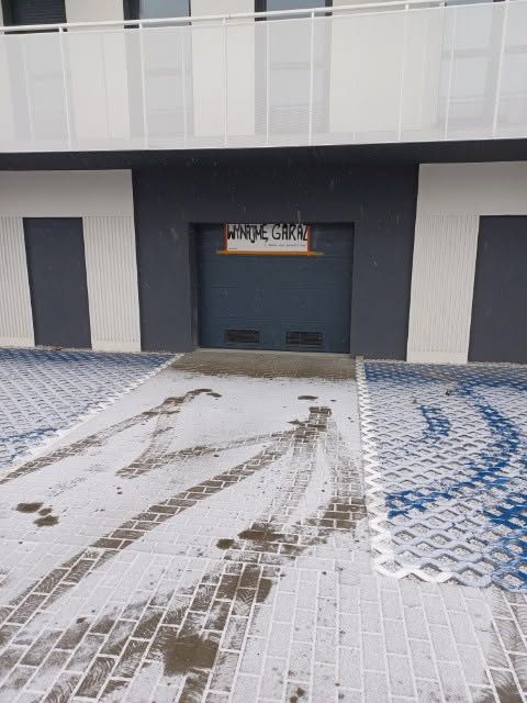 Wynajmę garaż plus miejsce postojowe przed garażem ul. Owocowa