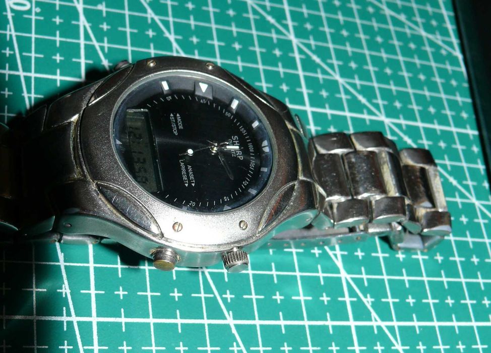 Zegarek quartz Sharp Retro