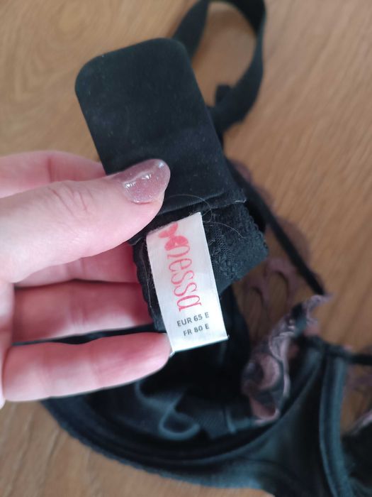 Biustonosz Nessa tatuaż 65e