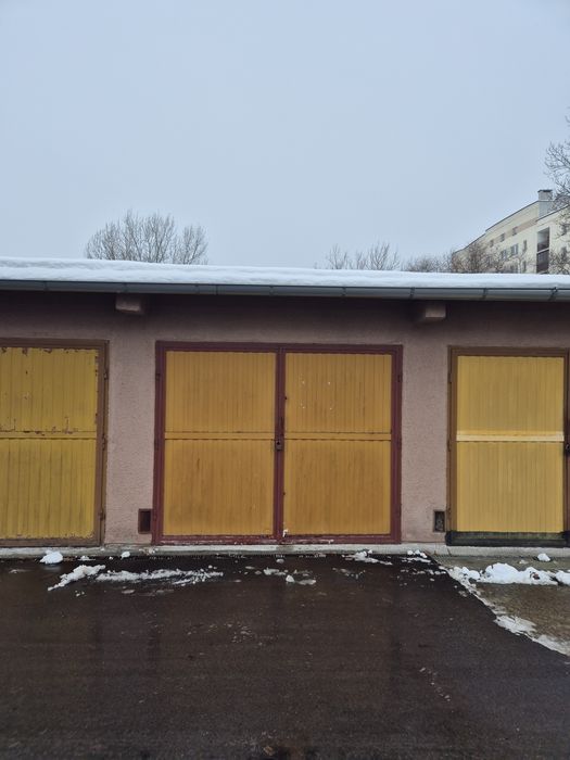 Rezerwacja: Garaż, os. 2 Pułku Lotniczego