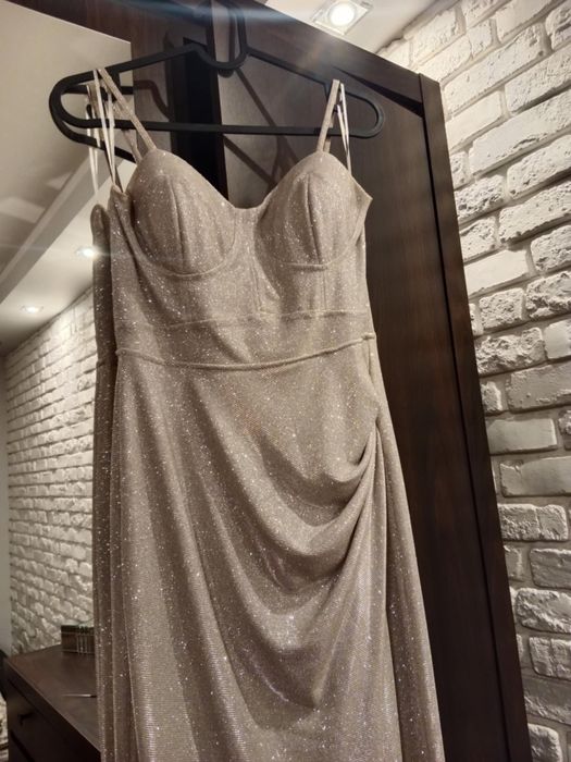 Sprzedam Złotą Sukienkę