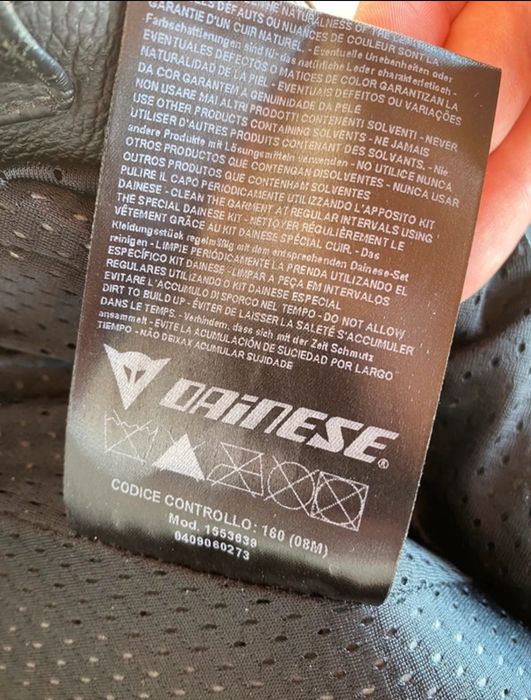 Calças Dainese em couro