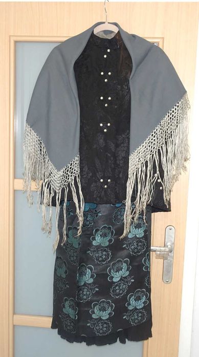 Antyk.Elementy śląskiego stroju ludowego.Jakla.Suknia .Chusta.