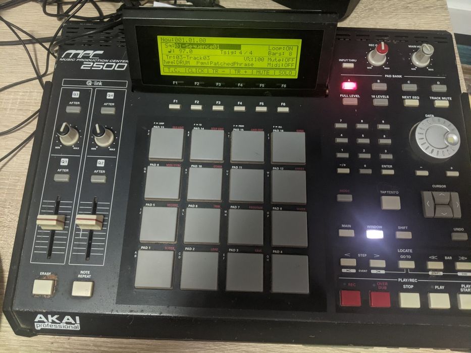 Vendo AKAI MPC 2500