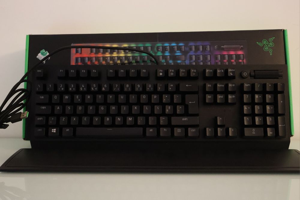Teclado Gaming Razer BlackWidow V3 - Layout PT - Green Switches