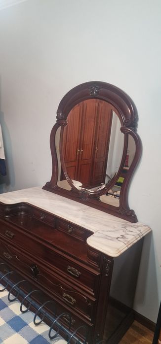 Cómoda em madeira  Cerejeira + Espelho