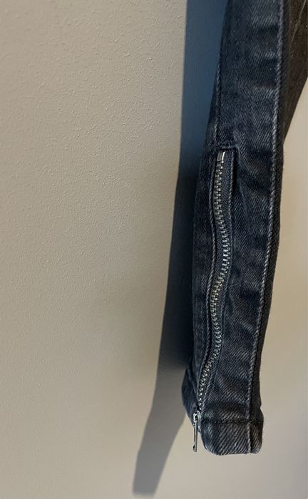 Jeansowe czarne spodnie Cropp