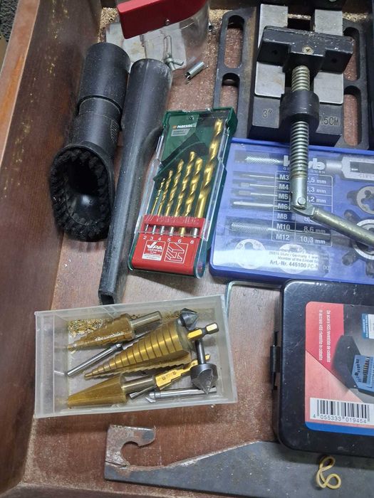 Lote Completo de Oficina e Marcenaria: Máquinas, Ferramentas e Arrumação