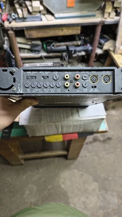 Продам авто усилитель