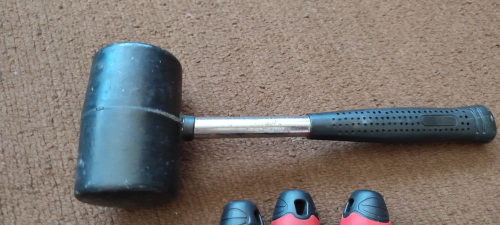 Conjunto Completo de Ferramentas (Chaves de Fenda, Martelo e Bits)