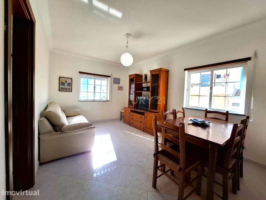 T2 para arrendamento anual a 80 mts da praia