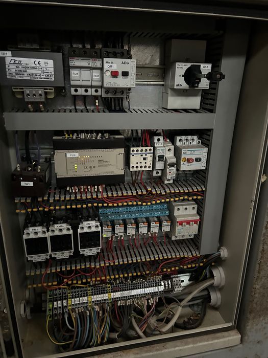 Storti automat do klocków paletowych
