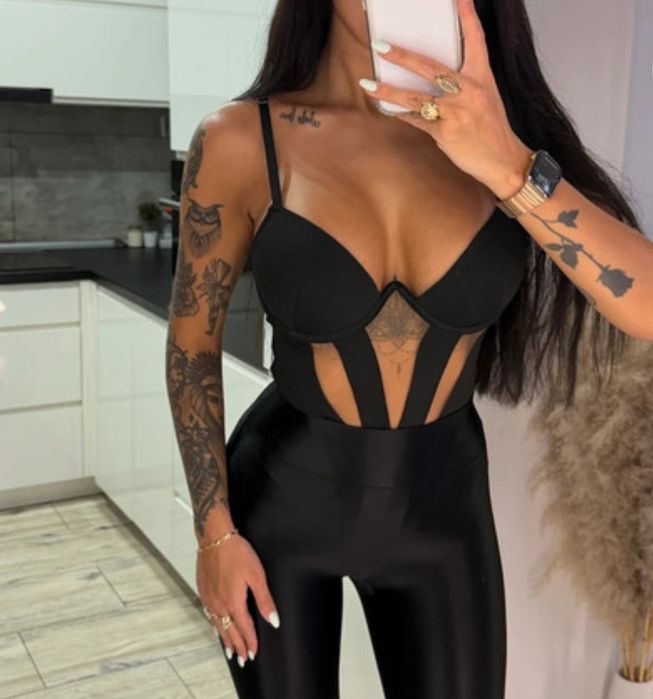 Czarne body z siateczka viralowe