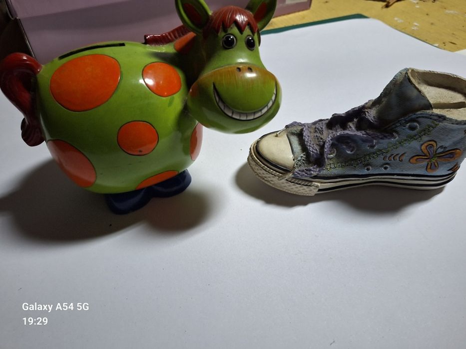 Dois Mealheiros em barro