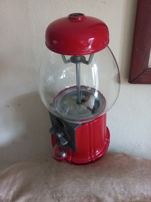Dispensador antigo+ moinho ( colecionavel) de bolos/chicletes e outros