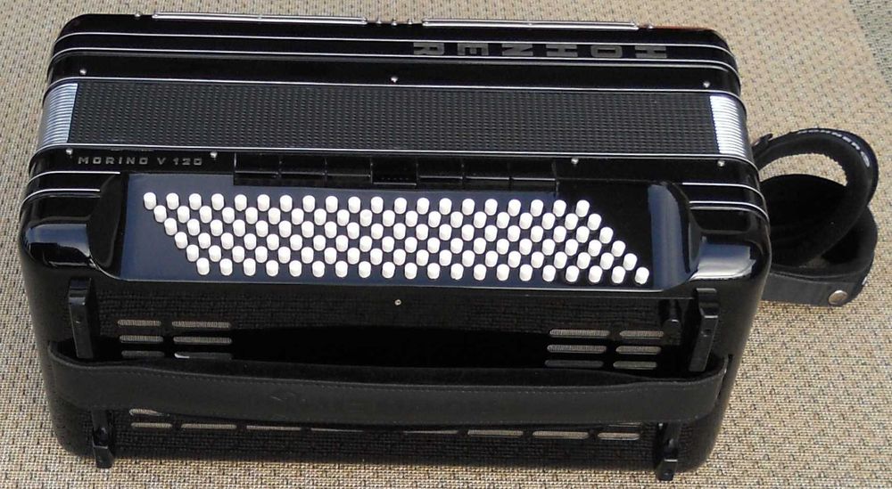 Akordeon HOHNER MORINO V 120 jak nowy, z gwarancją