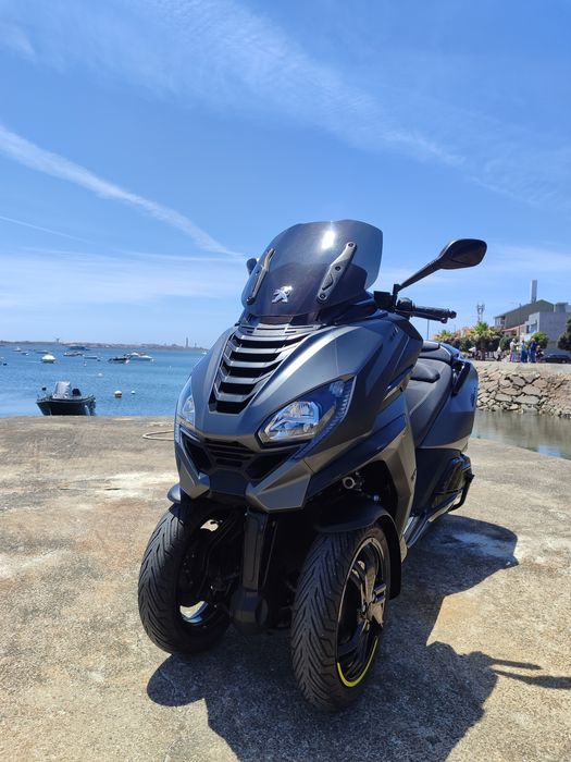 Vendo ou troco  Peugeot metropolis 400 GT ano 2022 por comercial 3 lugares ou sub do meu agrado