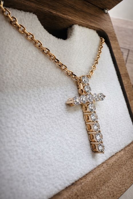 Крест tiffany с цепочкой 585 в наличии.