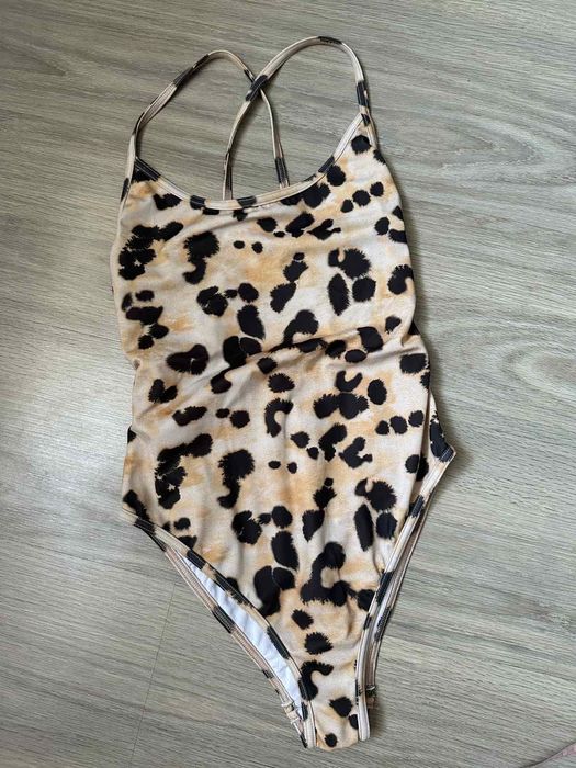 Сдельные женские купальники