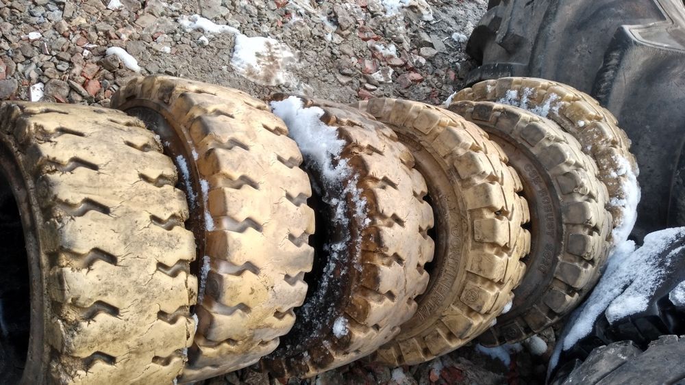 Opony pełne 18x7-8 Continental 180/70-8 białe wózek widłowy Linde stil