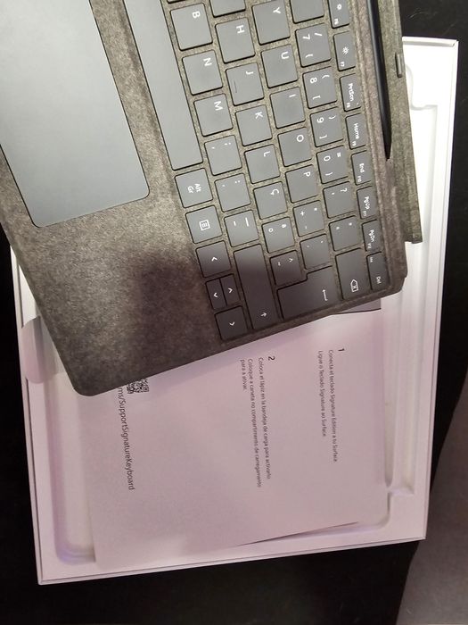 Microsoft Surface Pro Signature Keyboard with Slim Pen 2 (Alcantara)