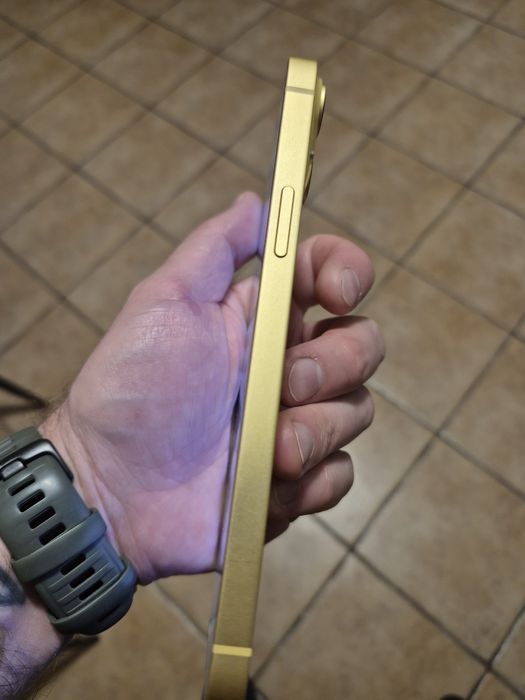 Продам свій IPhone 14 Plus на 256 Gb Neverlock.