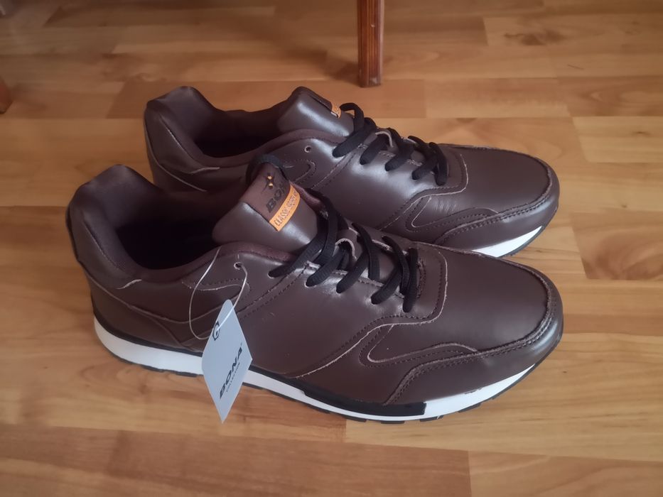 Нові шкіряні кросівки Бона р. 44 (маломірять на розмір), коричневі